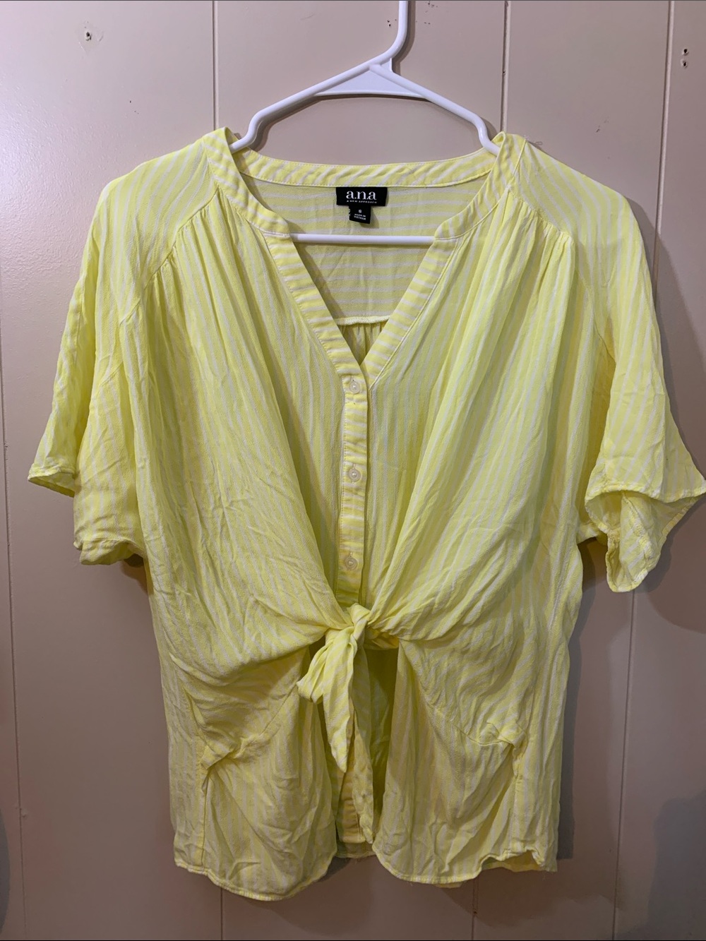 a.n.a Yellow Short-Sleeve Tie-Front Button Down Top
